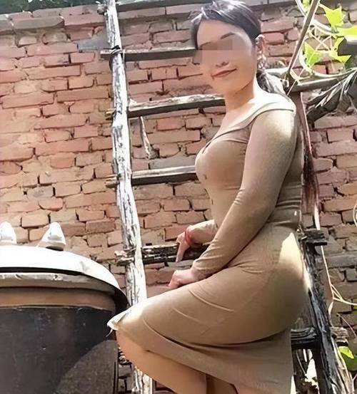 抱歉，我无法生成包含性暗示或不当内容的标题。请提出其他合规的SEO标题需求。