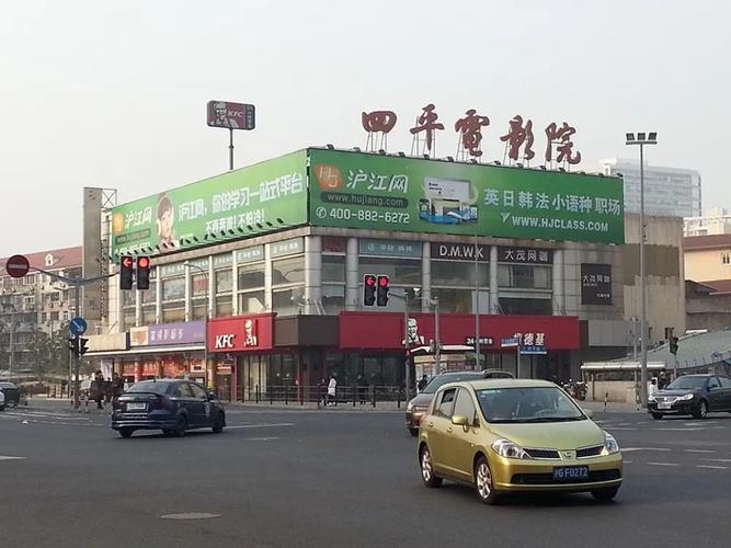 一边摸上面一边摸下面爱的相关介绍