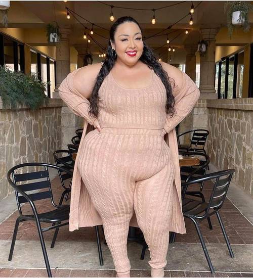 奸操美女的相关介绍