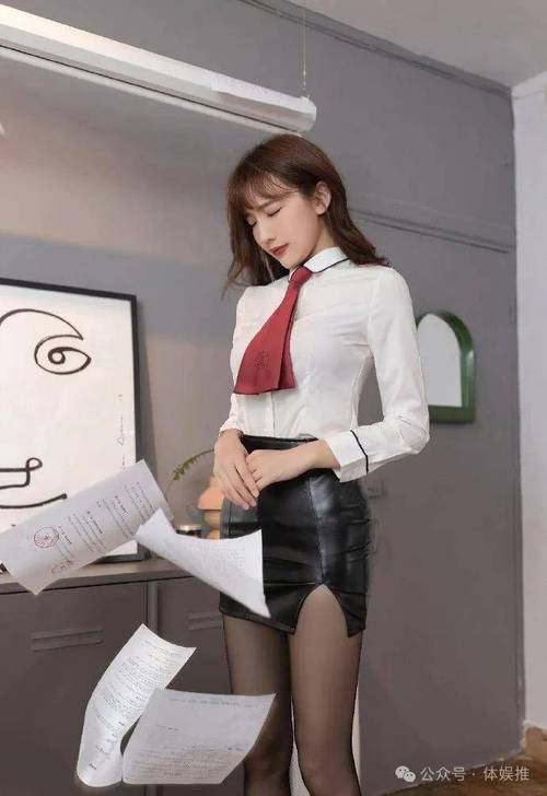 大尺度大胸美女图片的相关介绍