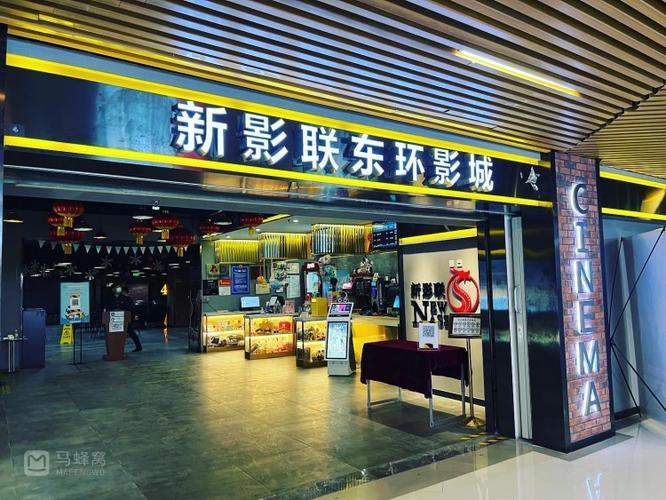 纯肉公交文：深夜末班车的禁忌诱惑与失控欲望