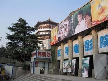 默默影院伦理在线的相关介绍