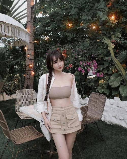欧美熟女人妻在线观看的相关介绍