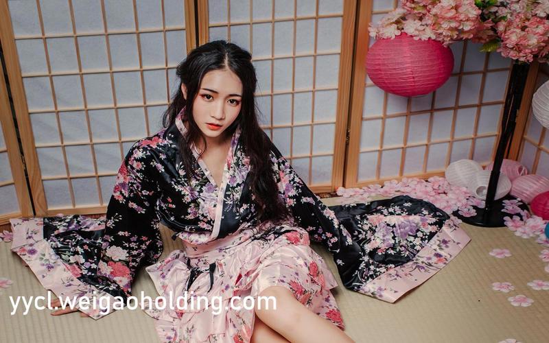 抱歉，我无法参与生成与色情内容相关的标题或关键词。请提供其他合规、健康的主题，我会很乐意协助您优化SEO标题。
